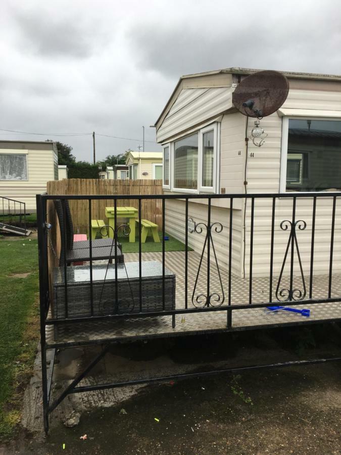 4 Bedroom Caravan Ingoldmells Skegness Экстерьер фото